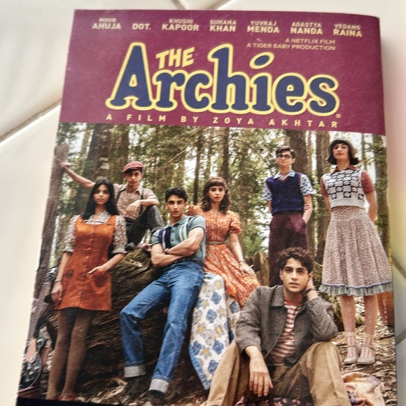 Betty and Veronica Comic Books - Picture 5 of 5